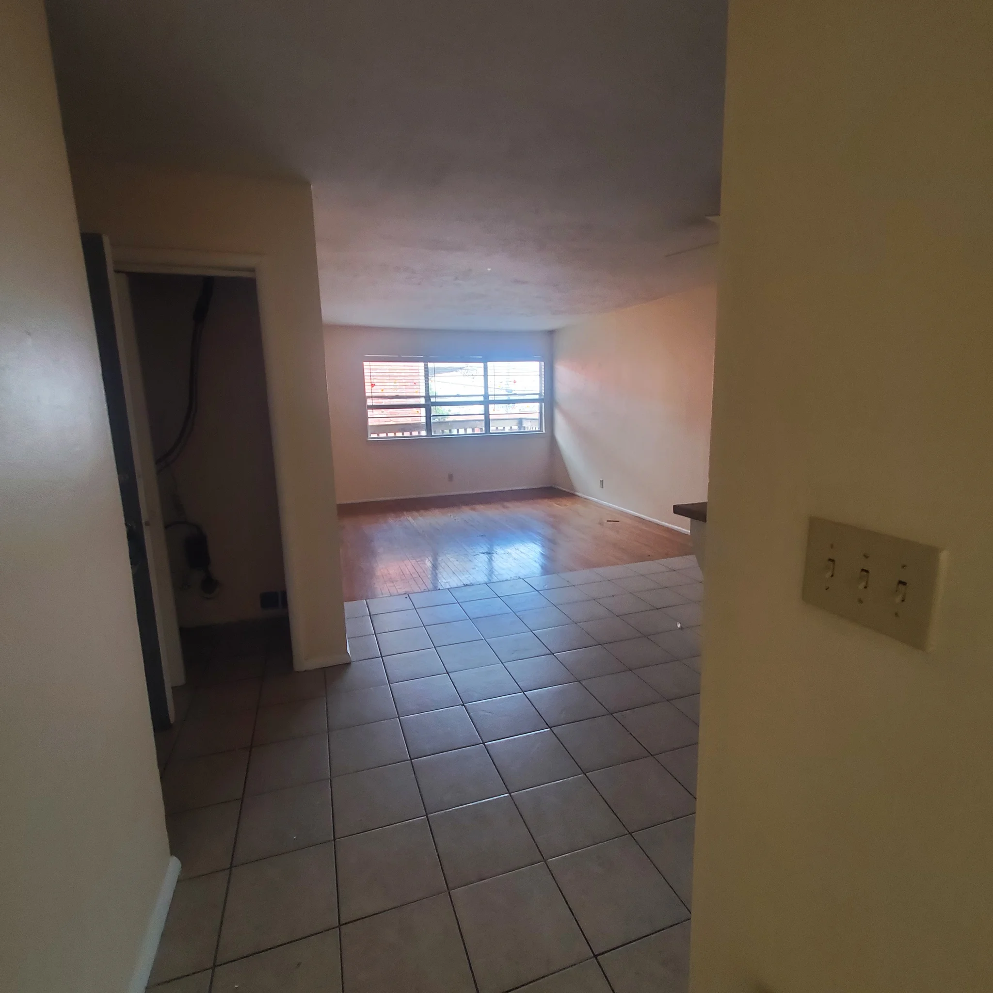 springfield Apartment: 1750 E Cherry