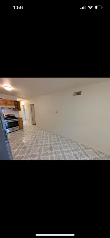 Oakland Apartment: 322 Peralta St