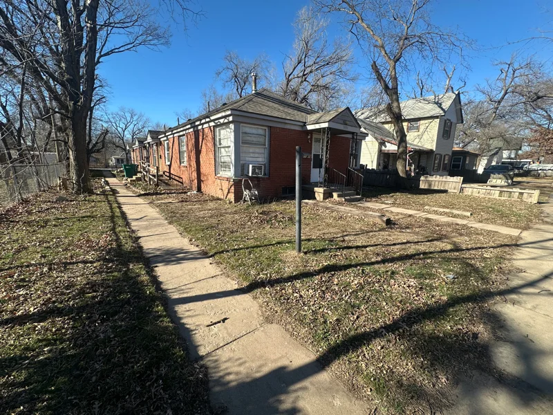 Wichita Apartment: 1039 S Laura Ave