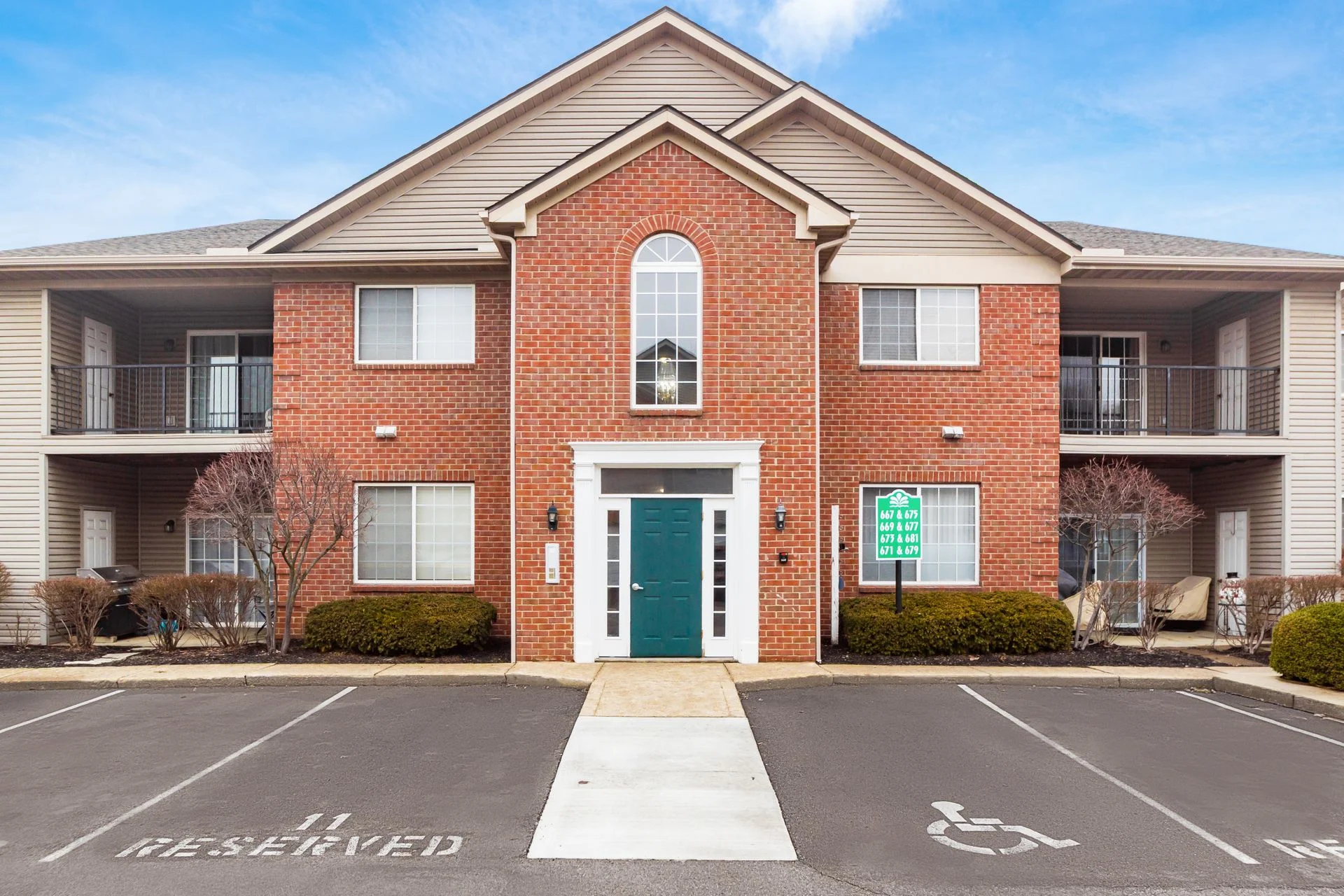 Lewis Center Condo: 669 Spring Valley Dr