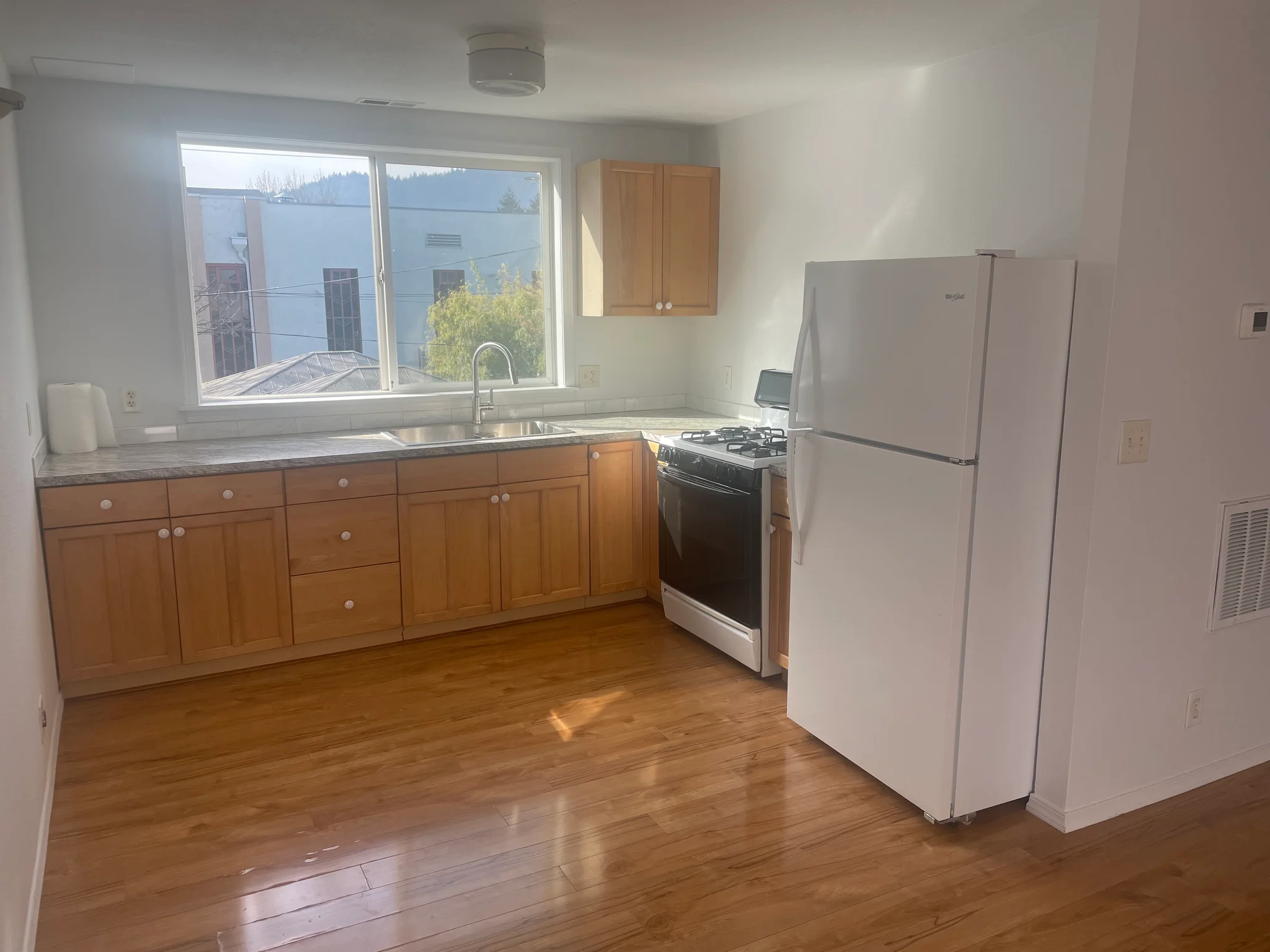 Portland Townhome: 8328 N Lombard St.