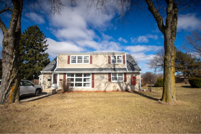 Waukesha Multiplex: 1400 / 1402 Summit Ave