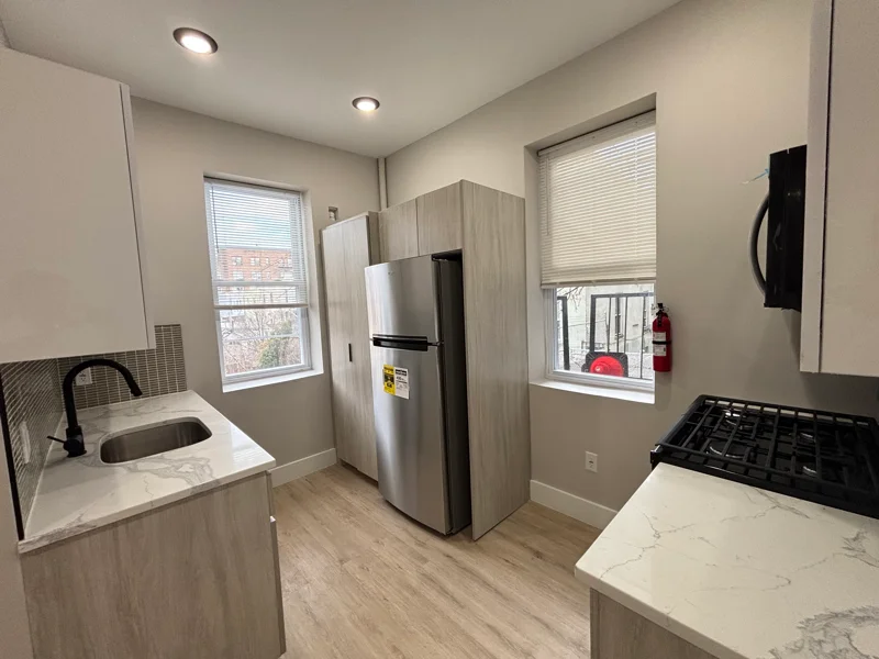 West New York Apartment: 5008 Palisade Ave