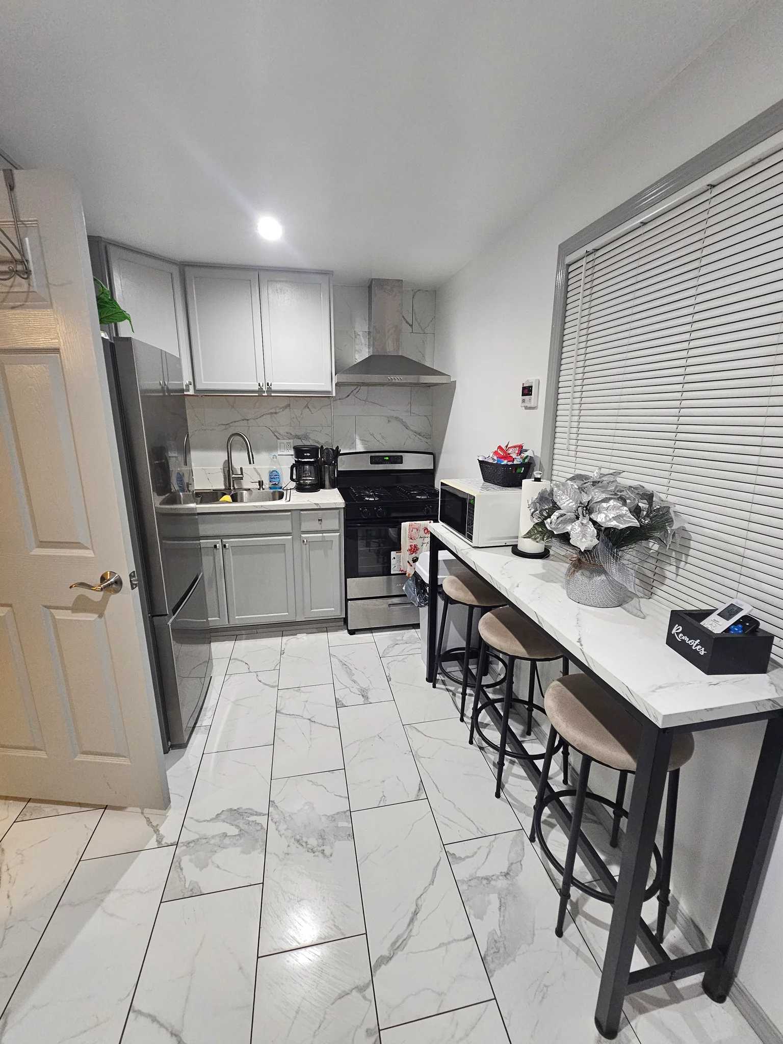 Los Angeles House: 124 E 135th St