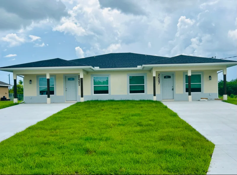 Lehigh Acres Multiplex: 2409/2411 Churchill Ave N