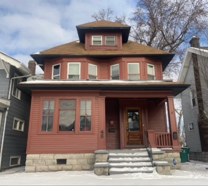 Buffalo House: 48 Winspear Ave