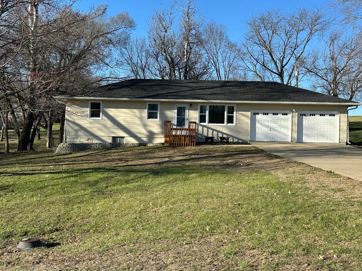 Pleasant Hill House: 103 Spring