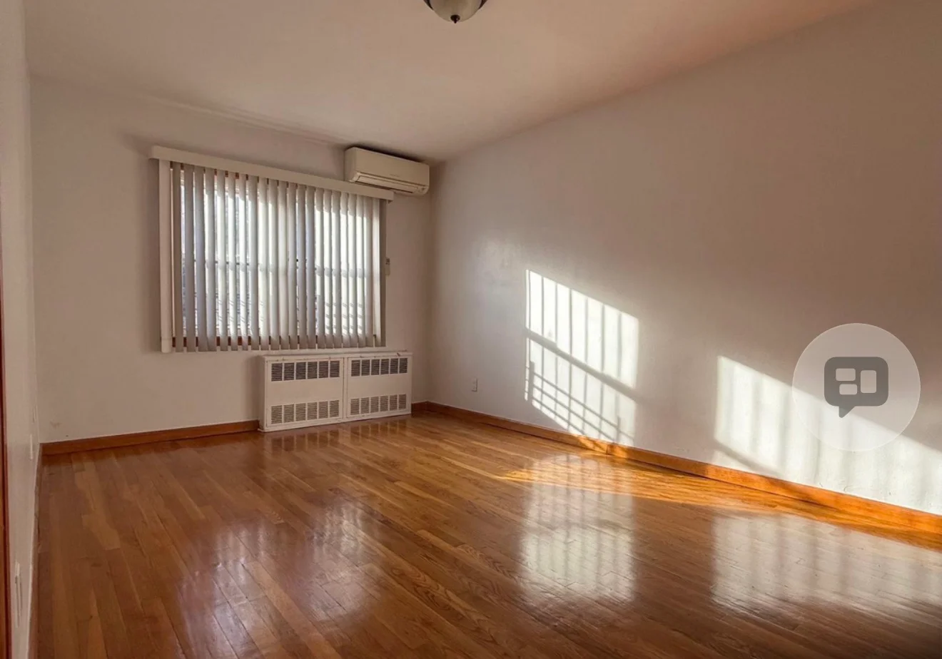 Bayside Townhome: 61-19 219th Street