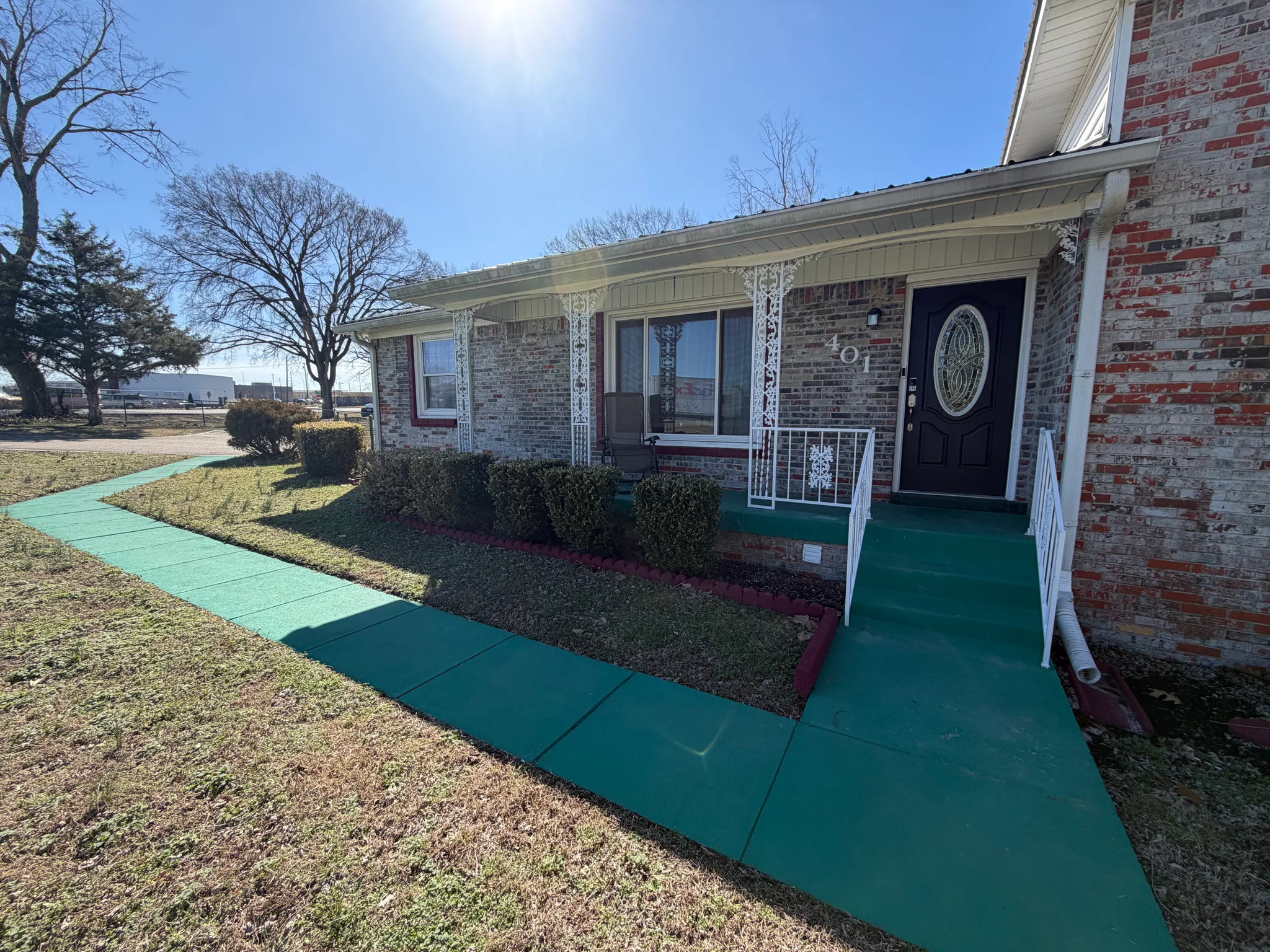 Clarksville House: 401 Old Hopkinsville Hwy