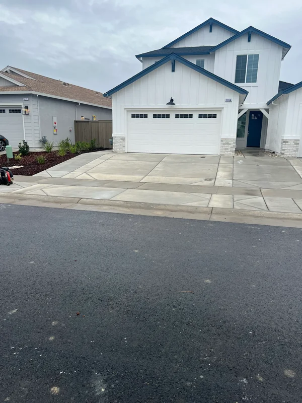 Roseville House: 3064 Vaughn Way