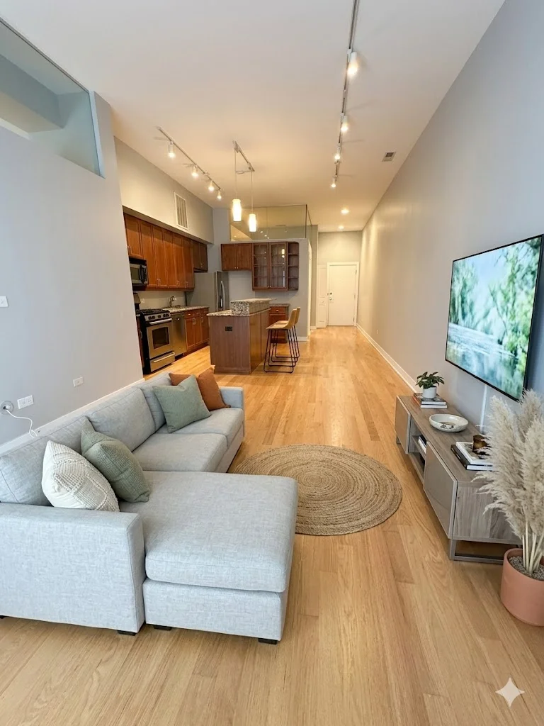 Chicago Condo: 949 W Madison