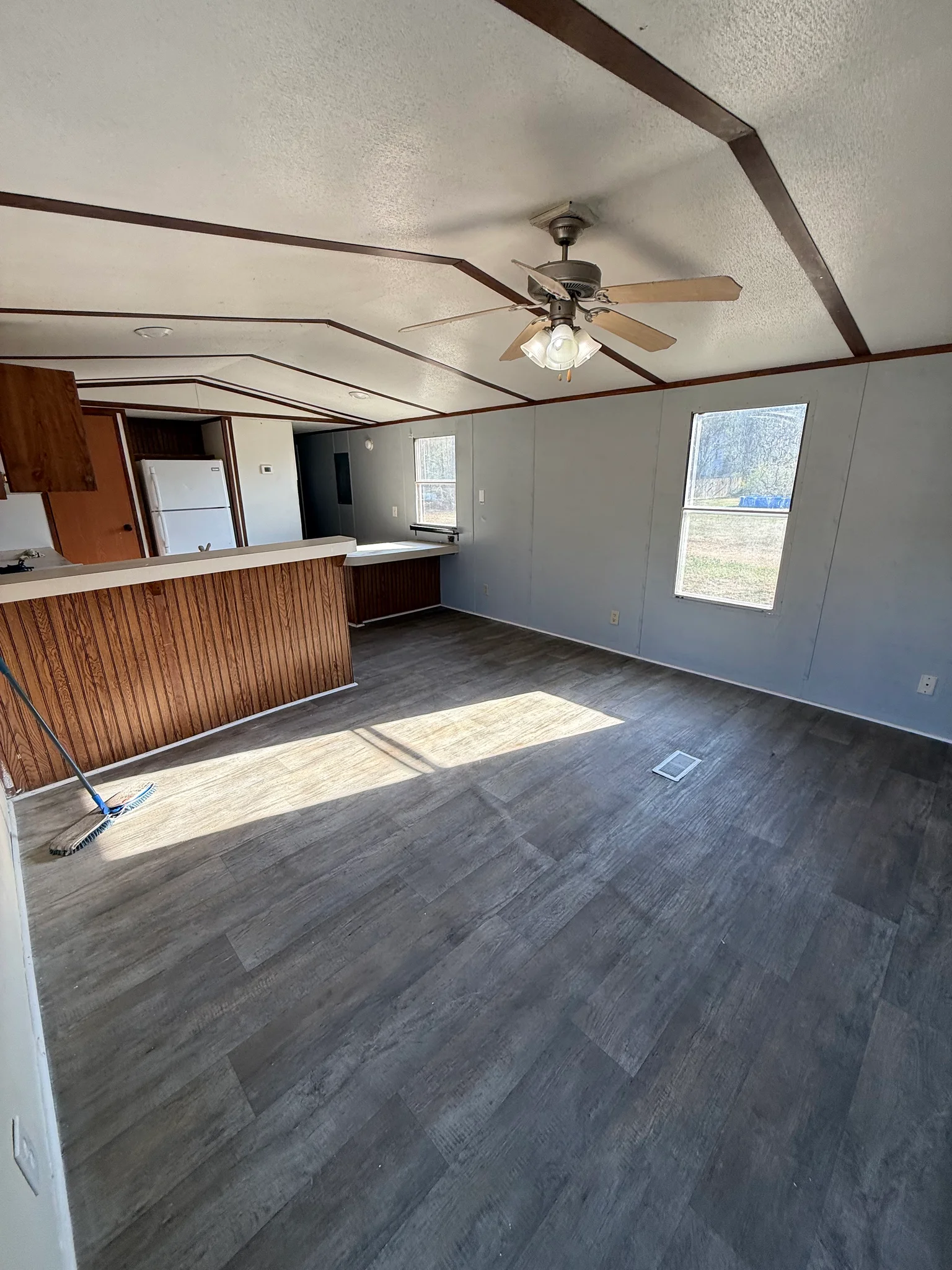 Rocky Mount House: 8733 School Street