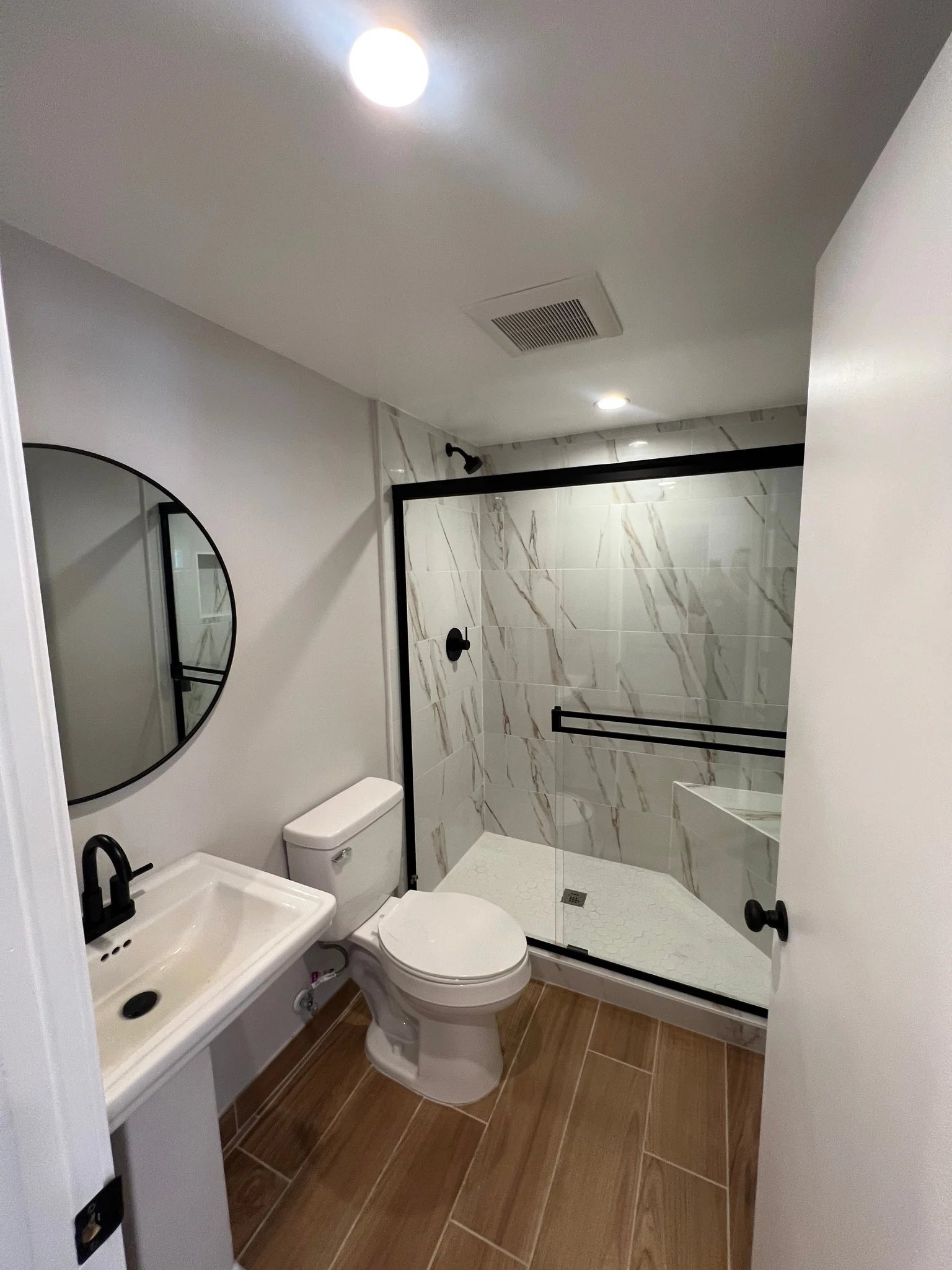 Van Nuys Apartment: 14921 Vanowen