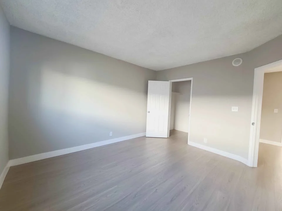 North Hills Apartment: 8720 Orion Ave