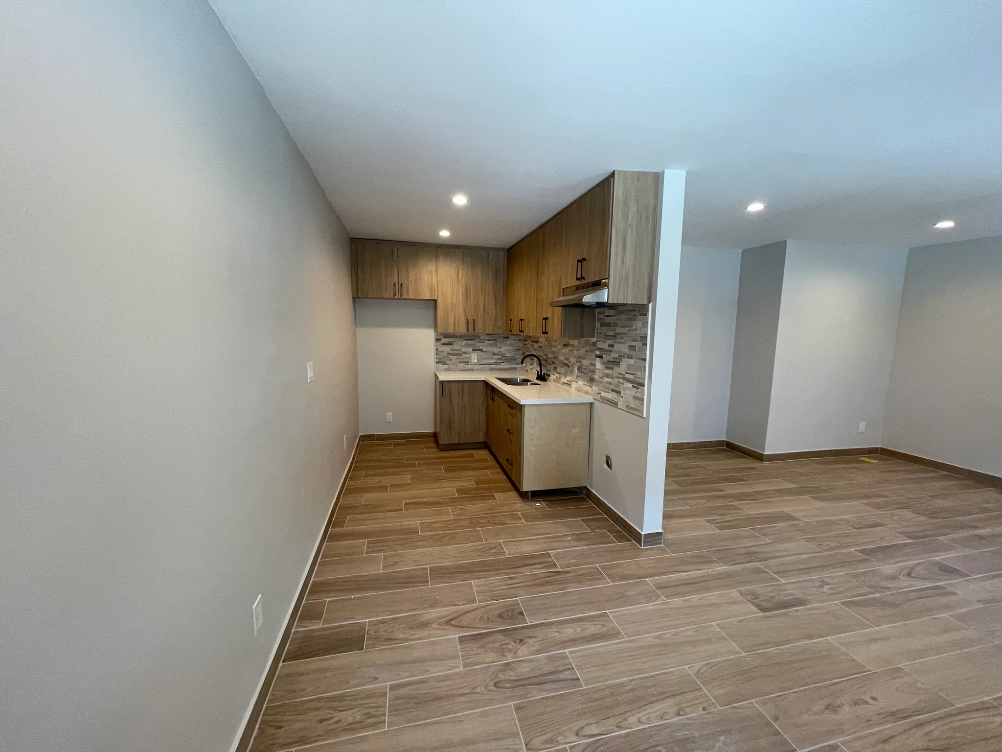 Winnetka Apartment: 20301 Cohasset St