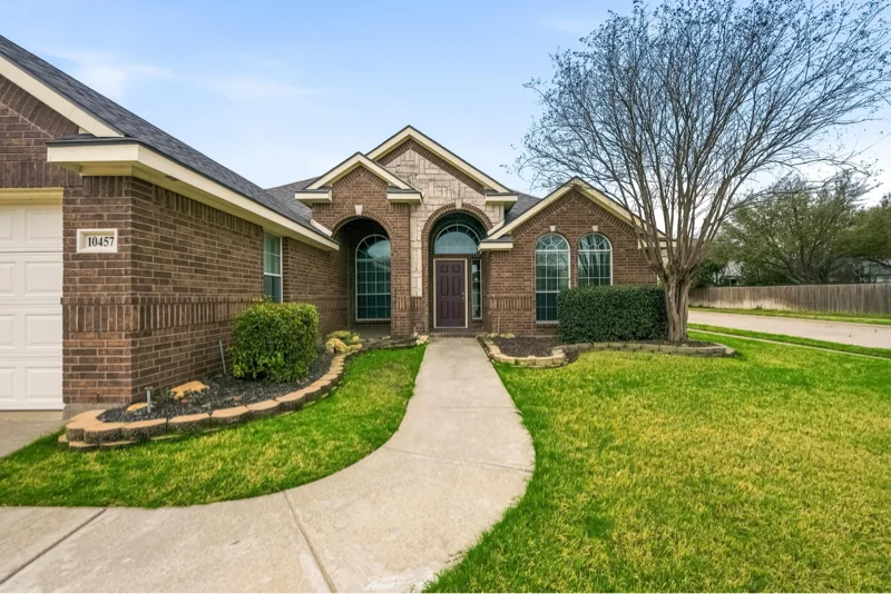 Fort Worth House: 10457 Bear Creek