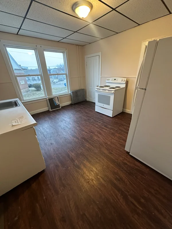 Lewiston Apartment: 51 College St