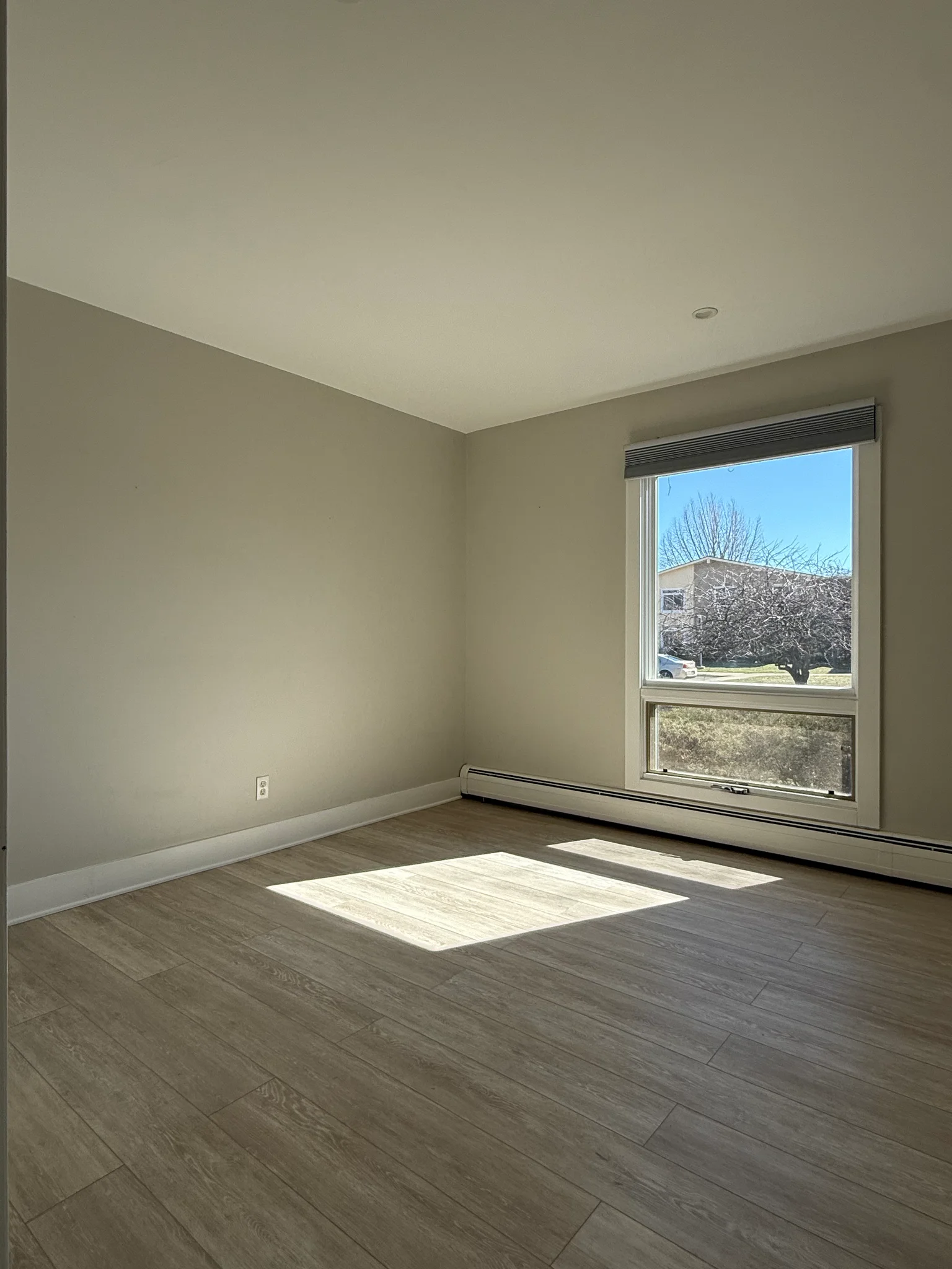 Detroit Condo: 1575 Cherboneau PL