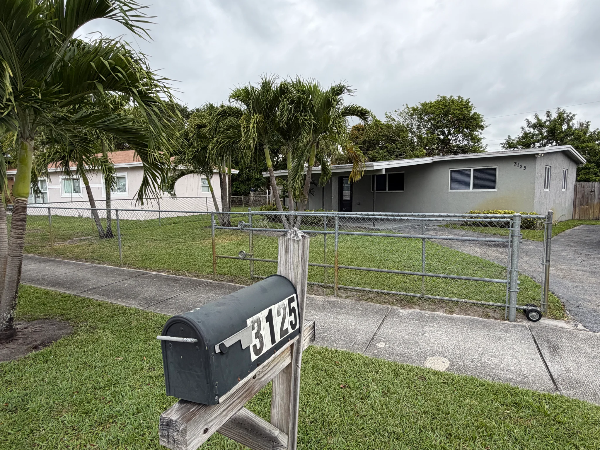 Lauderhill House: 3125 nw 2 street