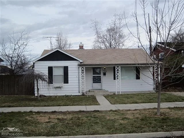 Caldwell House: 513 Everett St