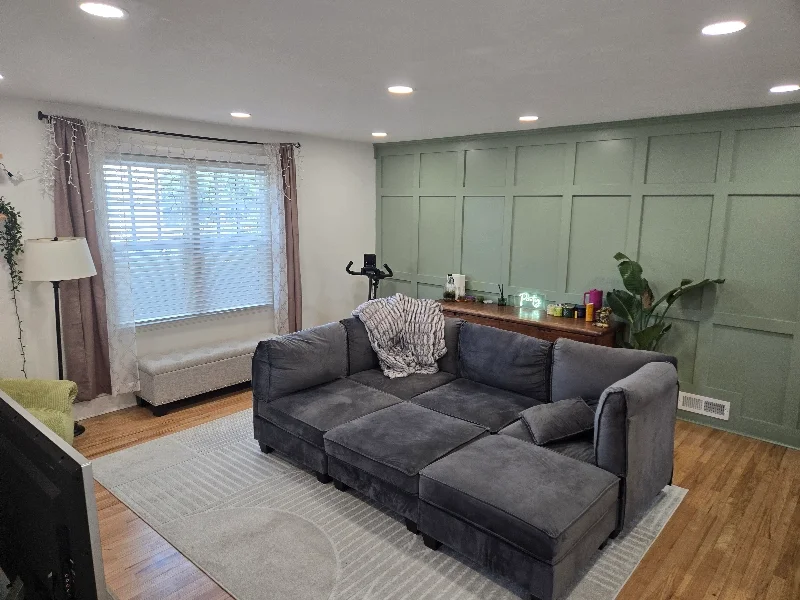 Midvale House: 745 W Lennox St