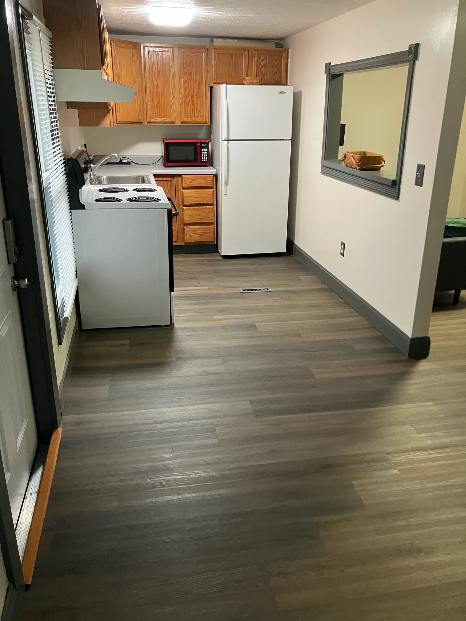 Sayre Apartment: 101 valor st