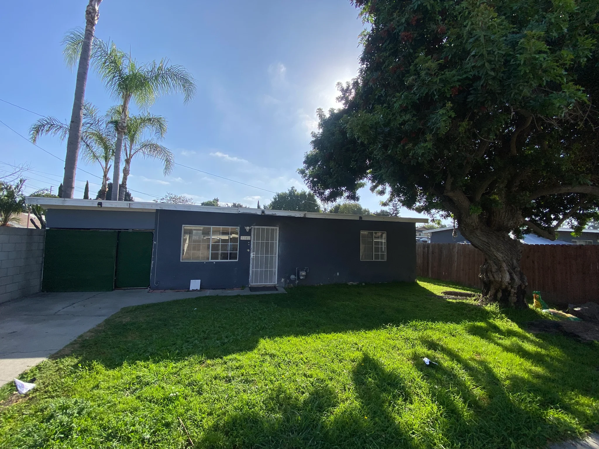 Bellflower House: 9142 Walnut St