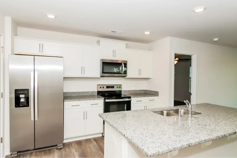 Troutman House: 166 Cassius Dr,