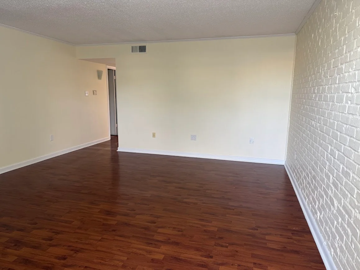 Baton Rouge Other: 11271 Florida Blvd