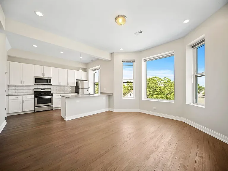 Chicago Apartment: 1946 S. Racine