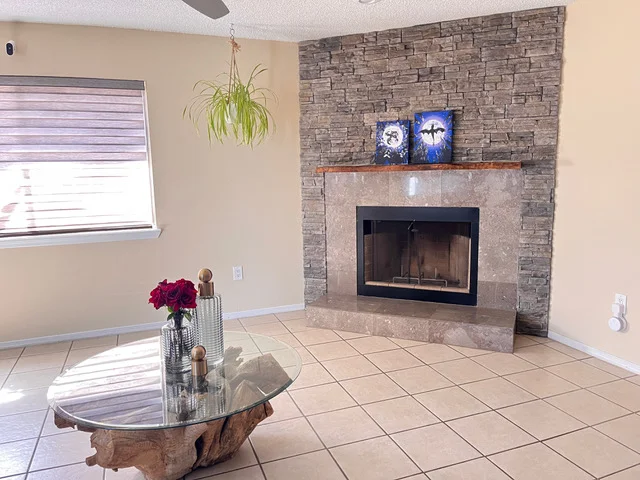 El Paso House: 1817 Ed White Way