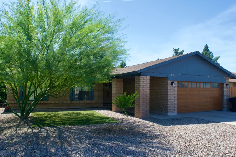 Mesa House: 839 W Posada Avenue