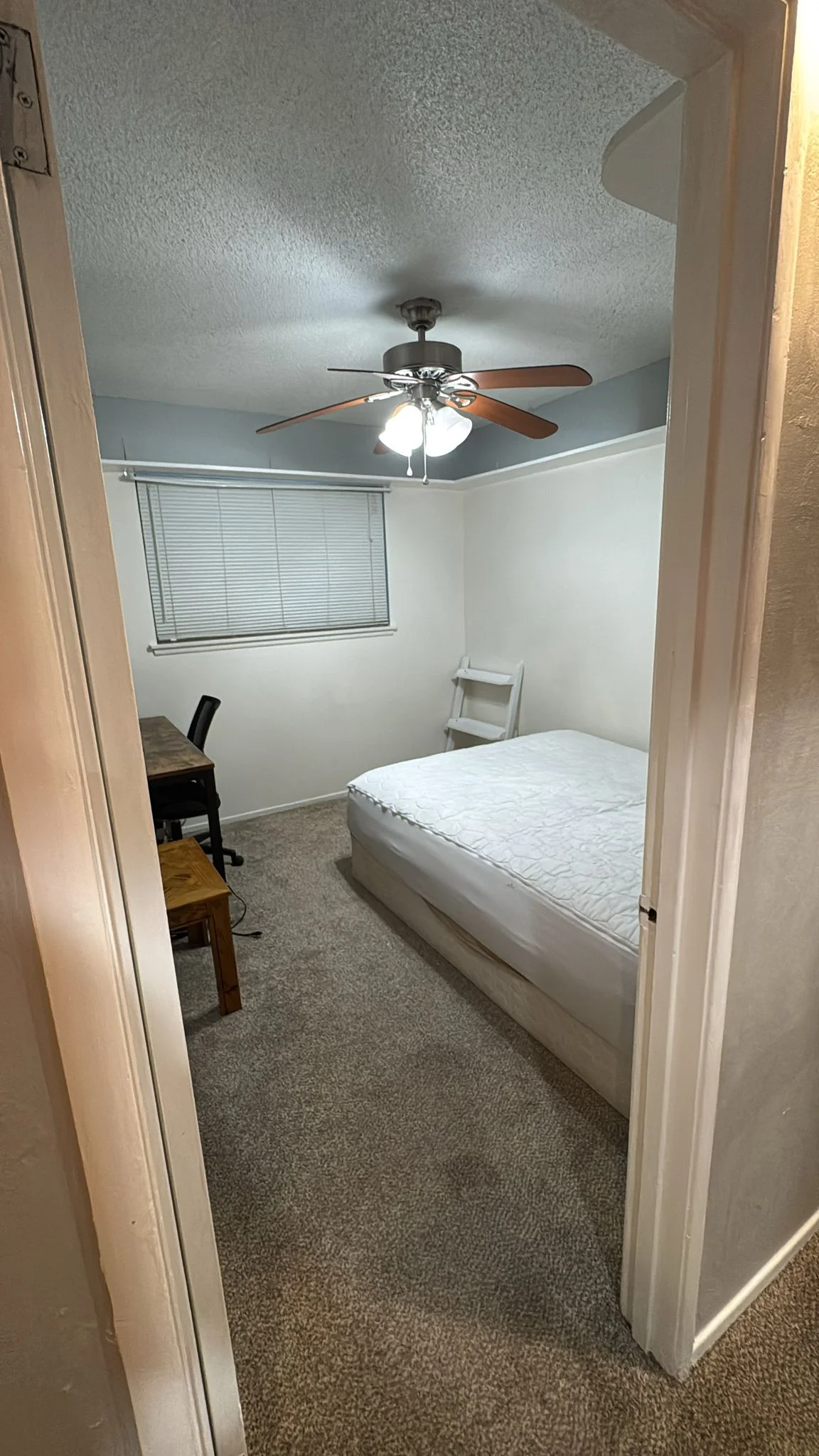 Clovis House: 592 West Rialto Avenue