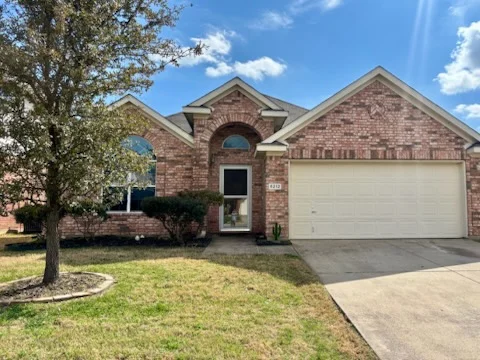 Fort Worth House: 5212 Westheimer Rd