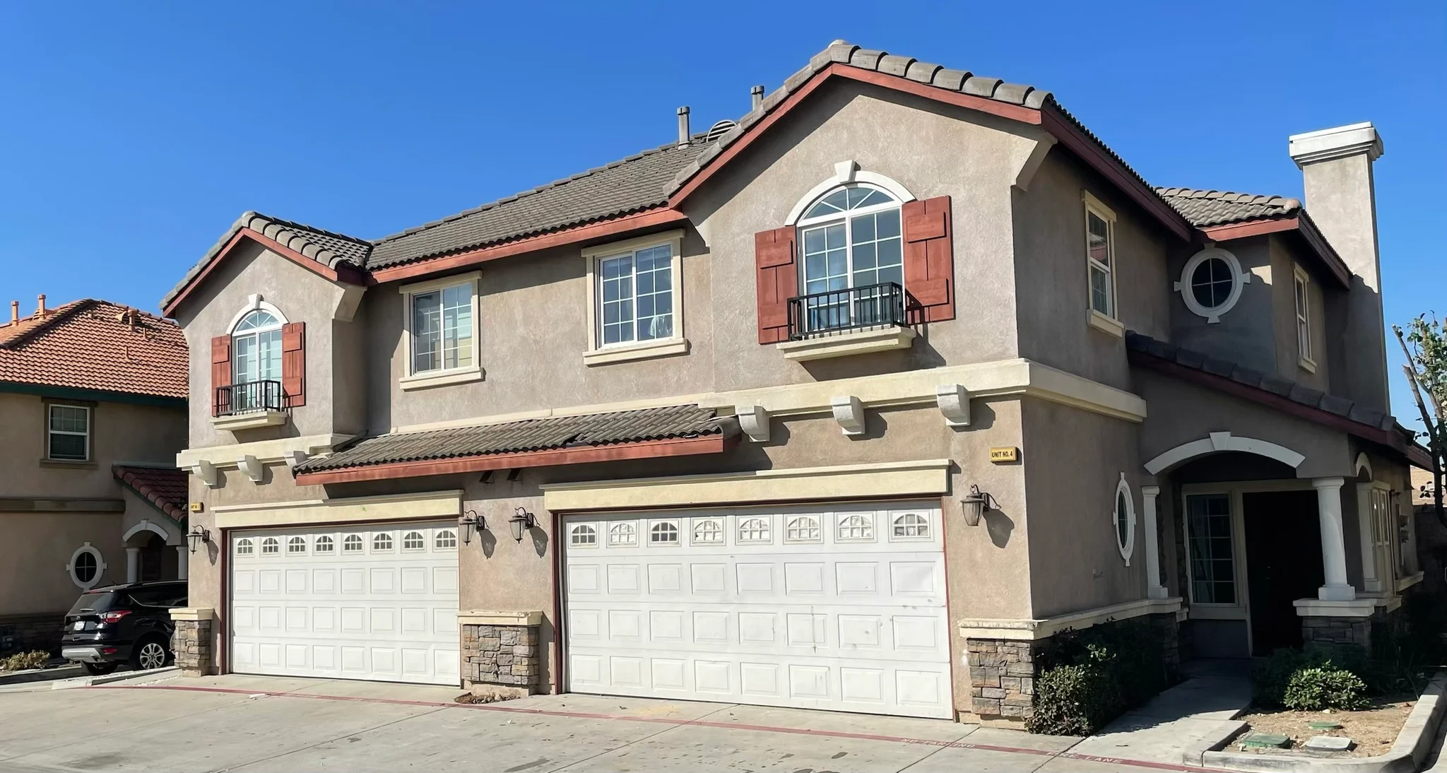 FONTANA Townhome: 16558 PAINE ST