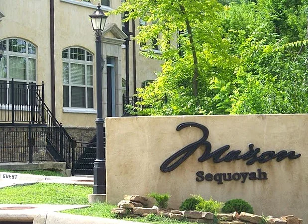 Fayetteville Condo: 18 N. Olive