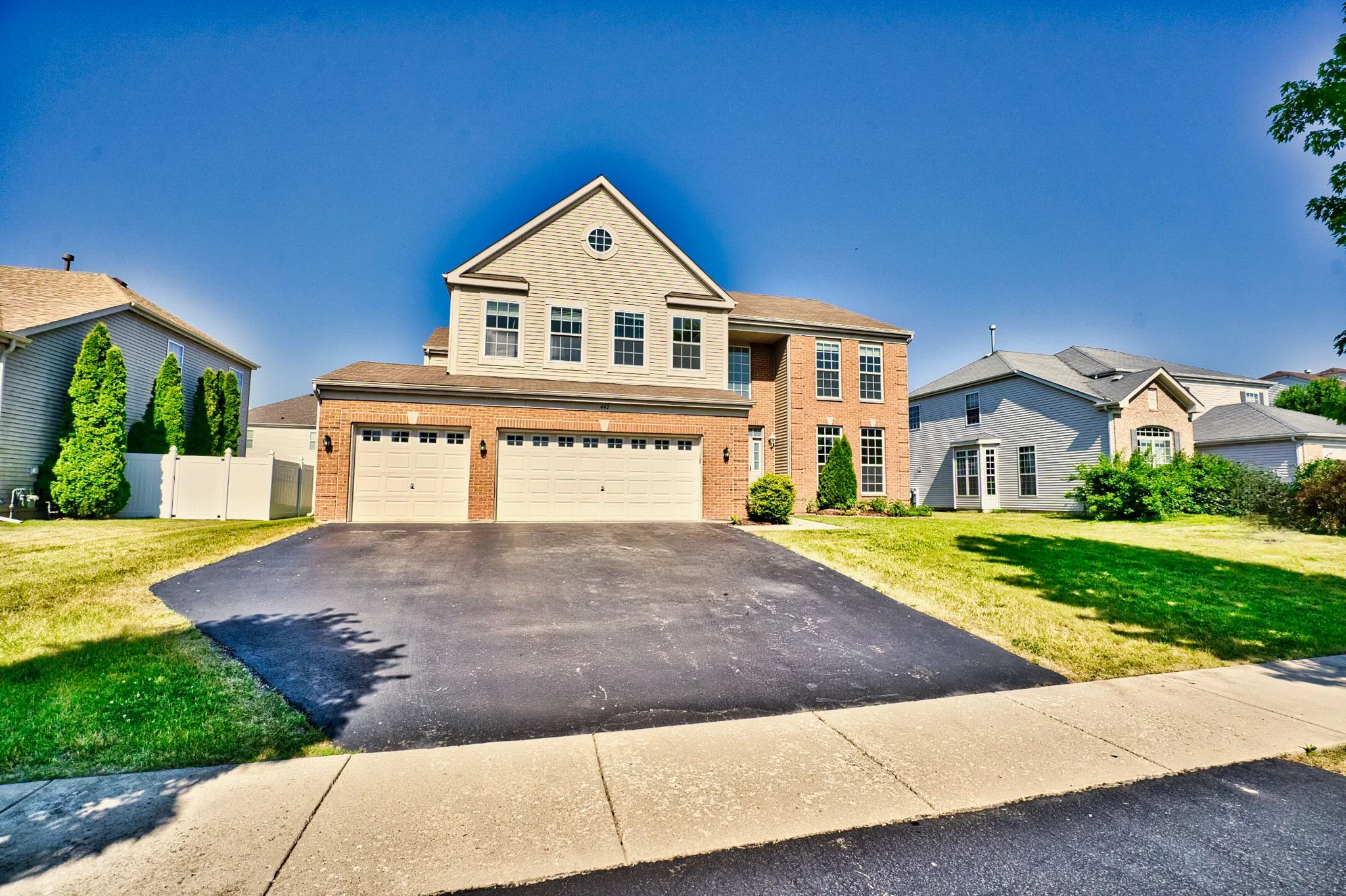Bolingbrook House: 447 Cardinal Ln