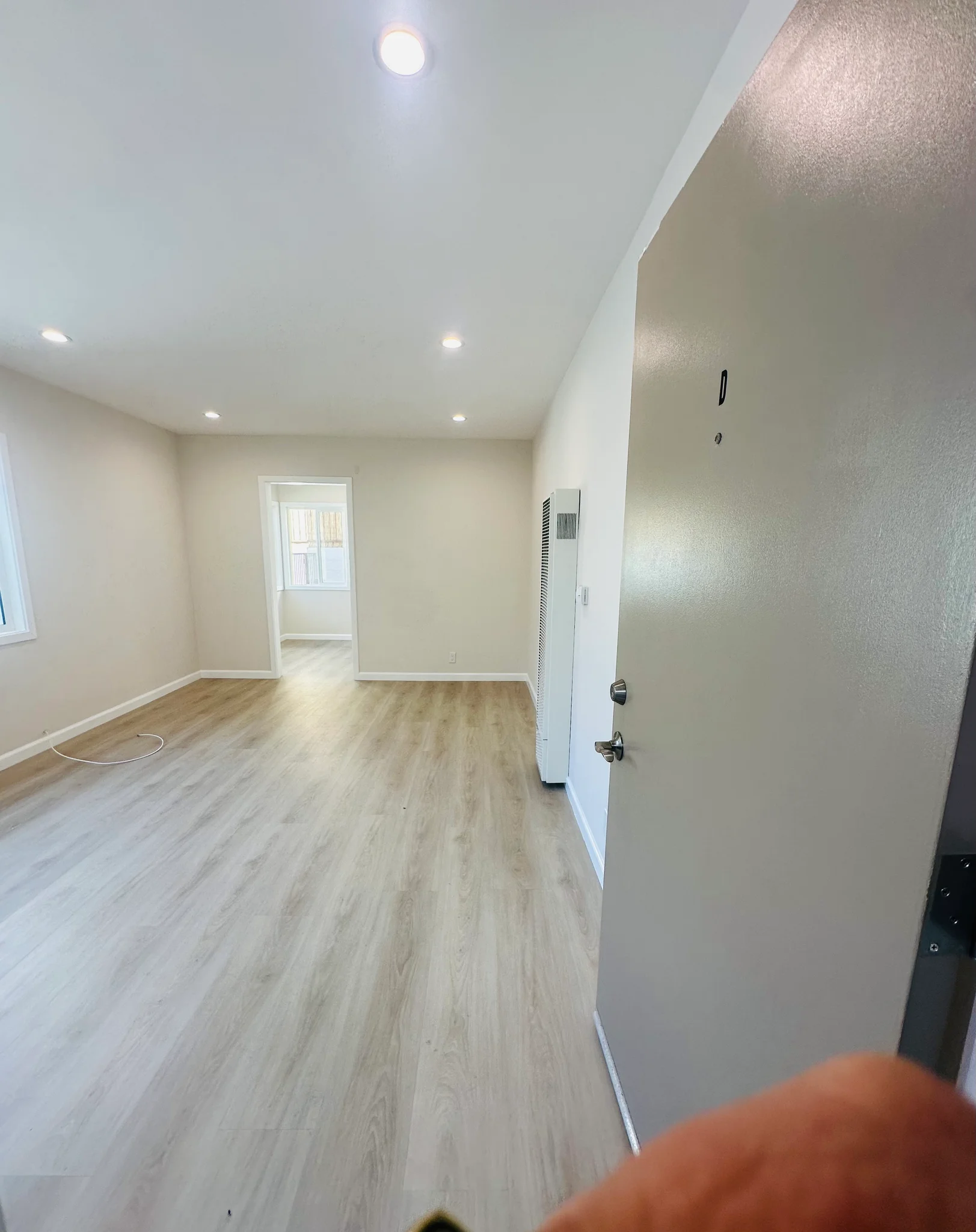Burbank Apartment: 325 E Verdugo Ave
