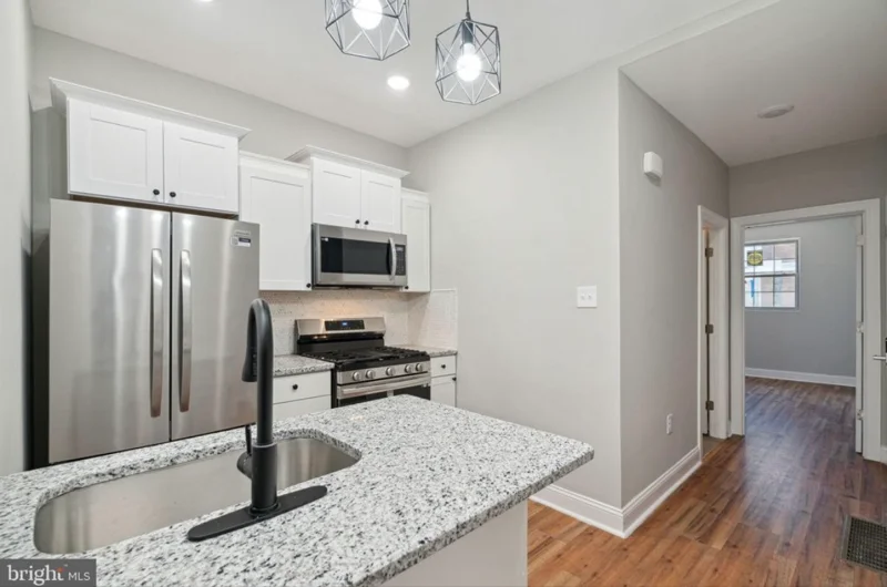 Philadelphia Apartment: 2144 S 20th St