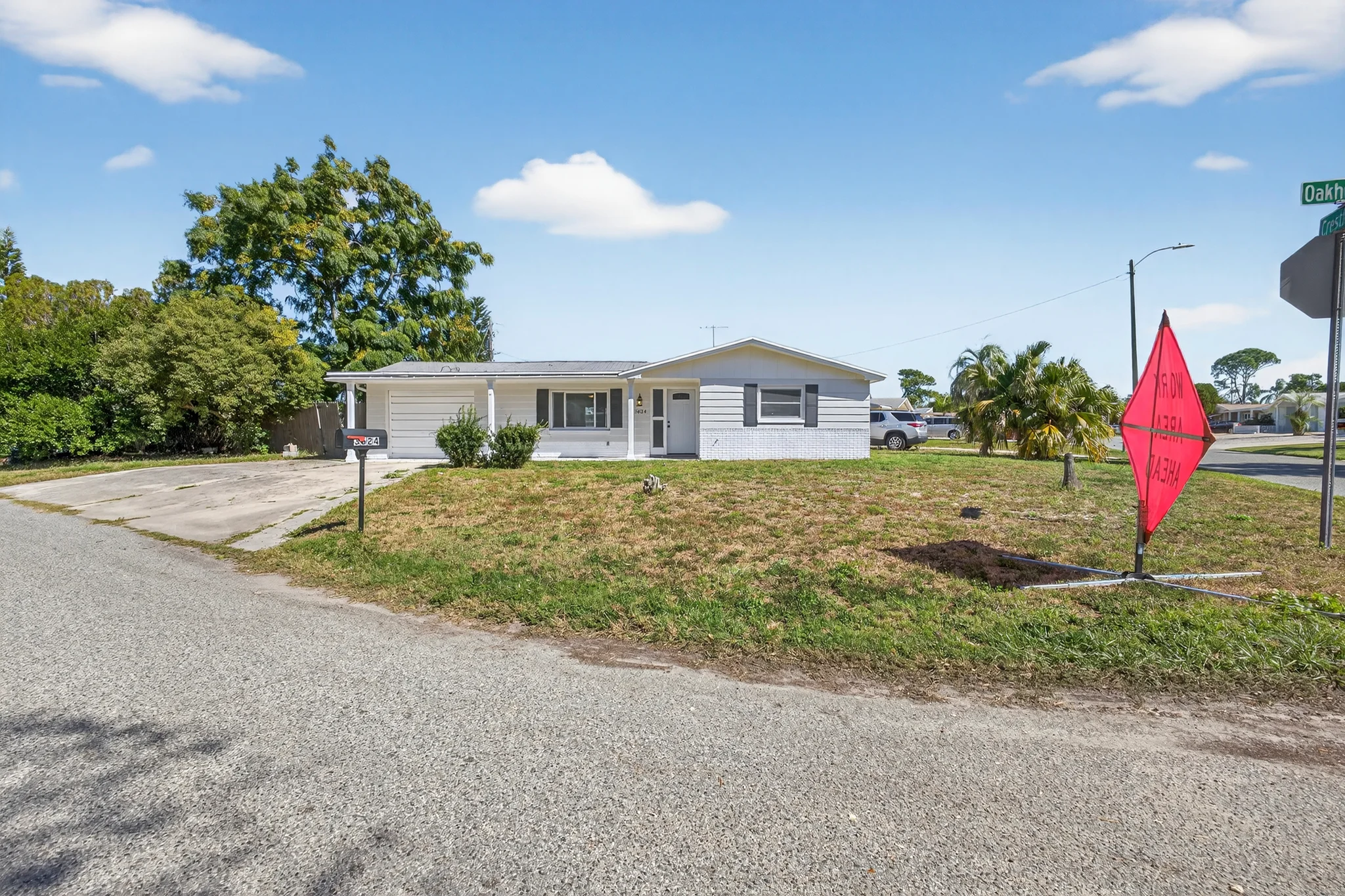 Holiday House: 3624 Oakhurst Dr