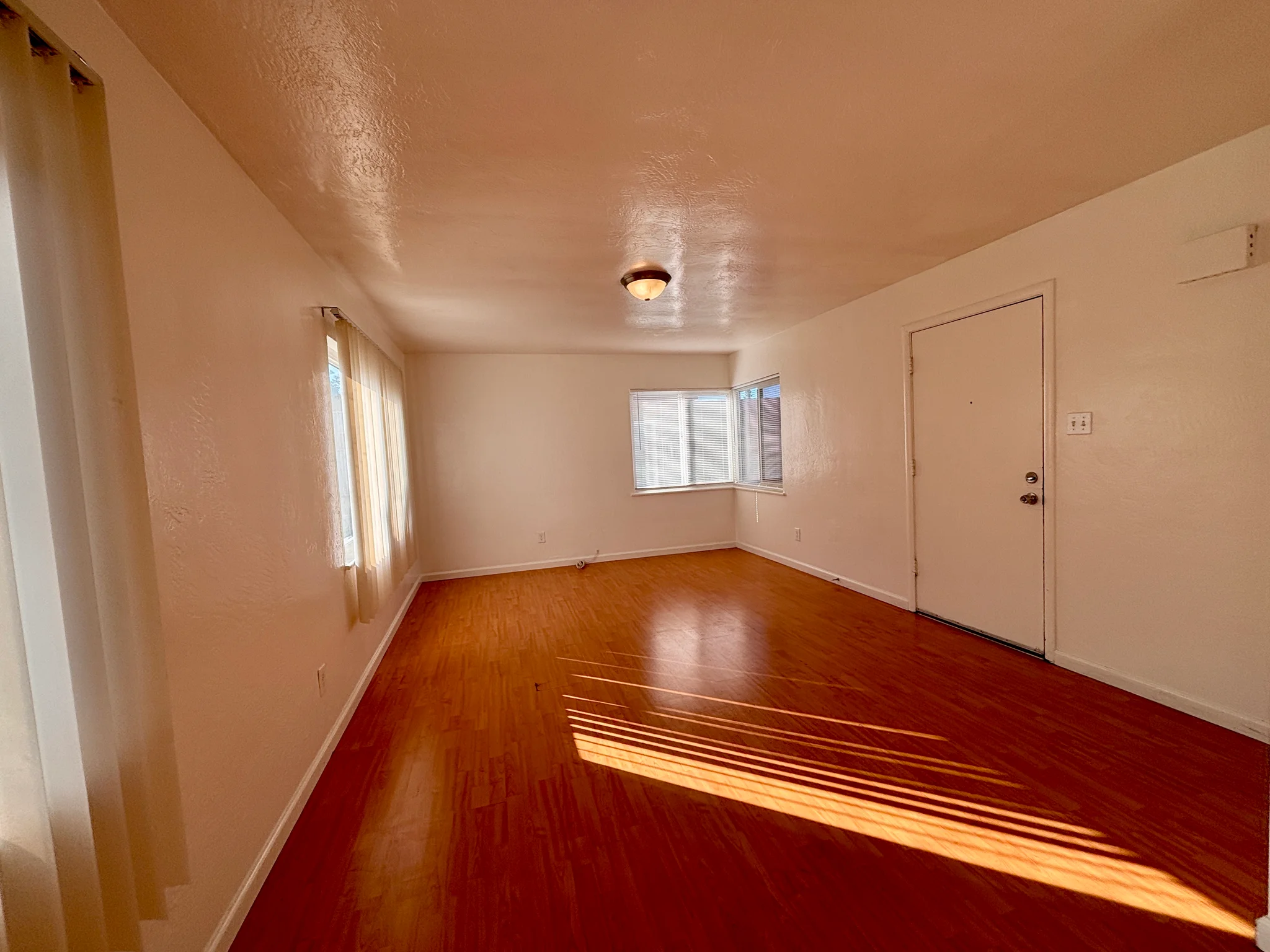 Oakland Condo: 8638 MacArthur Blvd