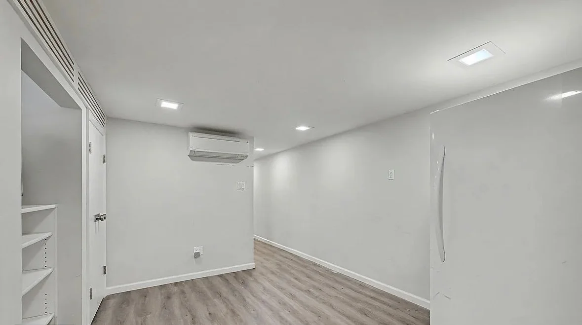 Brooklyn House: 2031 New York Ave