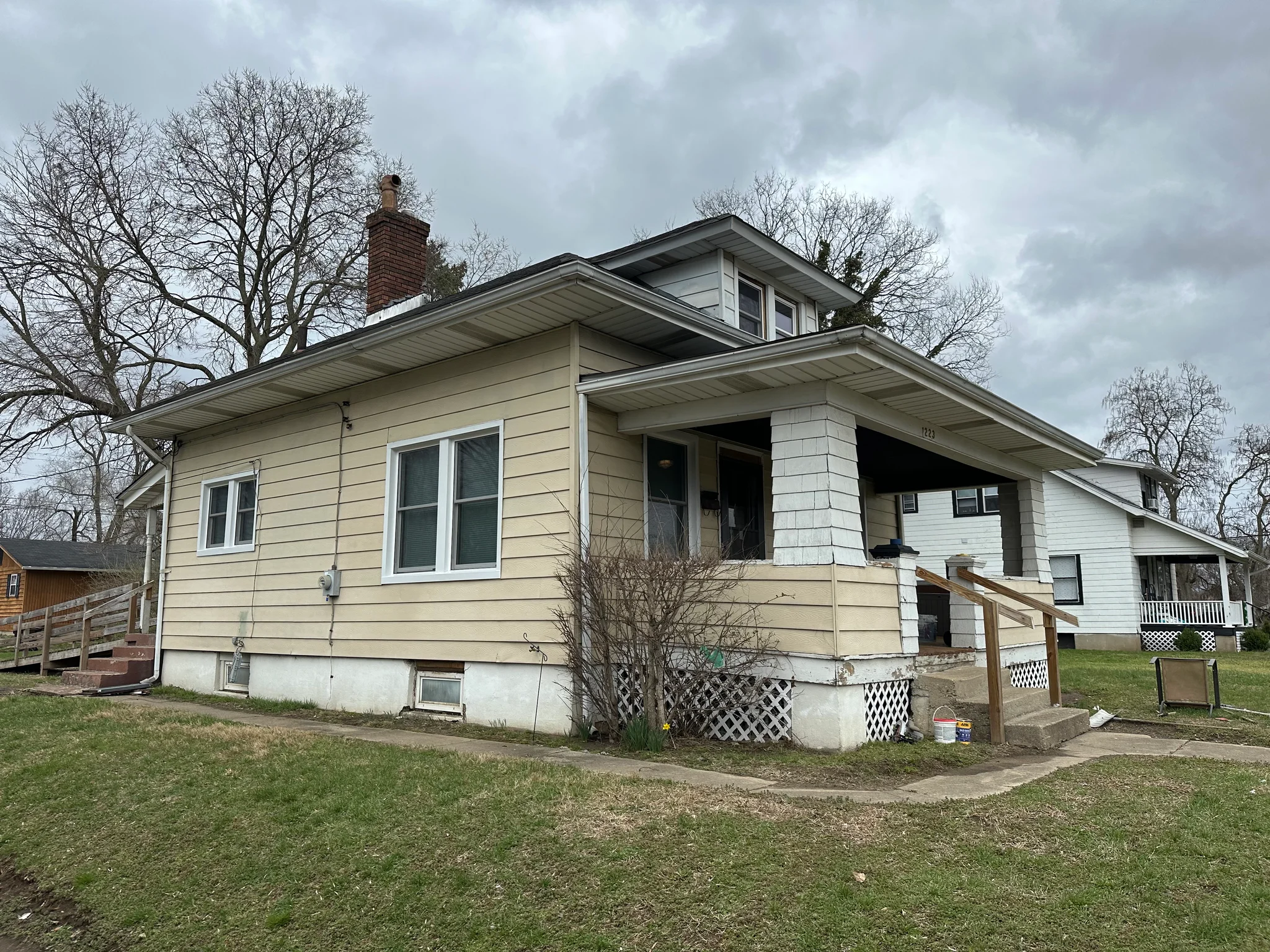 middletown House: 1223 calument