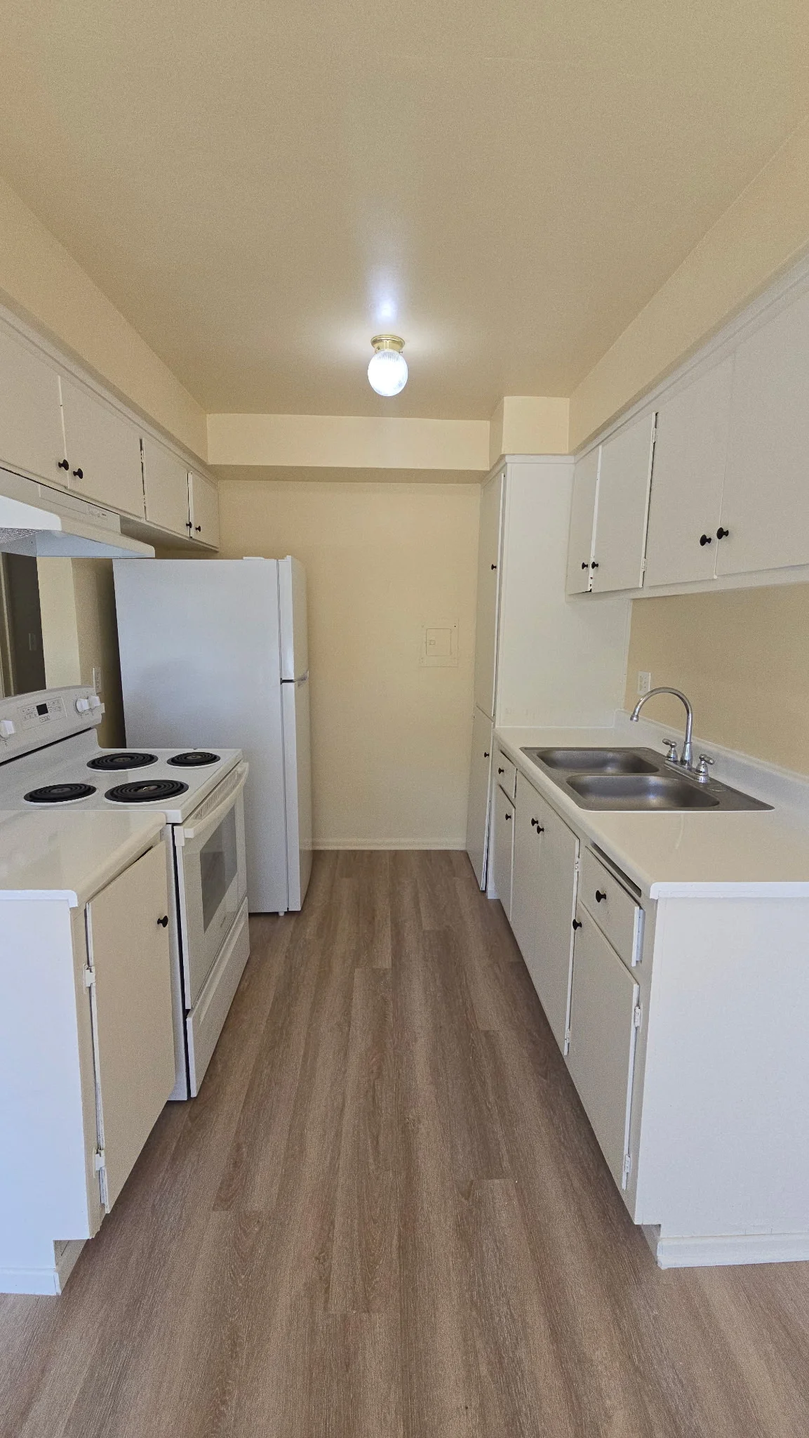 La Habra Apartment: 1001 E. Stearns Ave