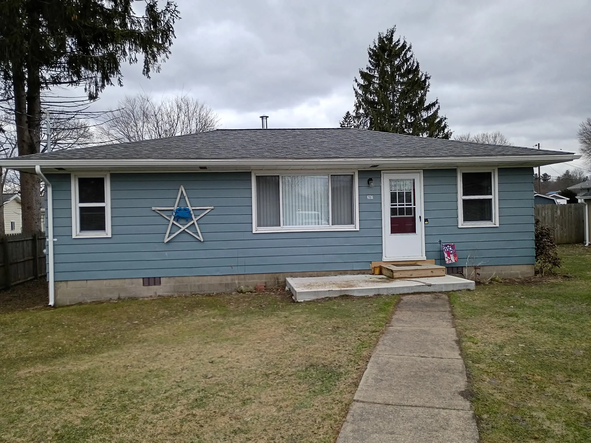 Edinboro House: 207 Walnut St