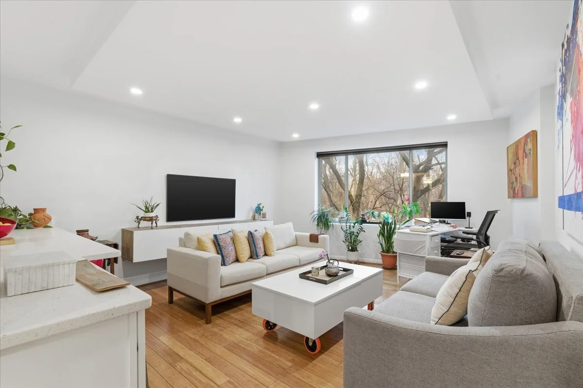 washington Condo: 2141 wisconsin ave