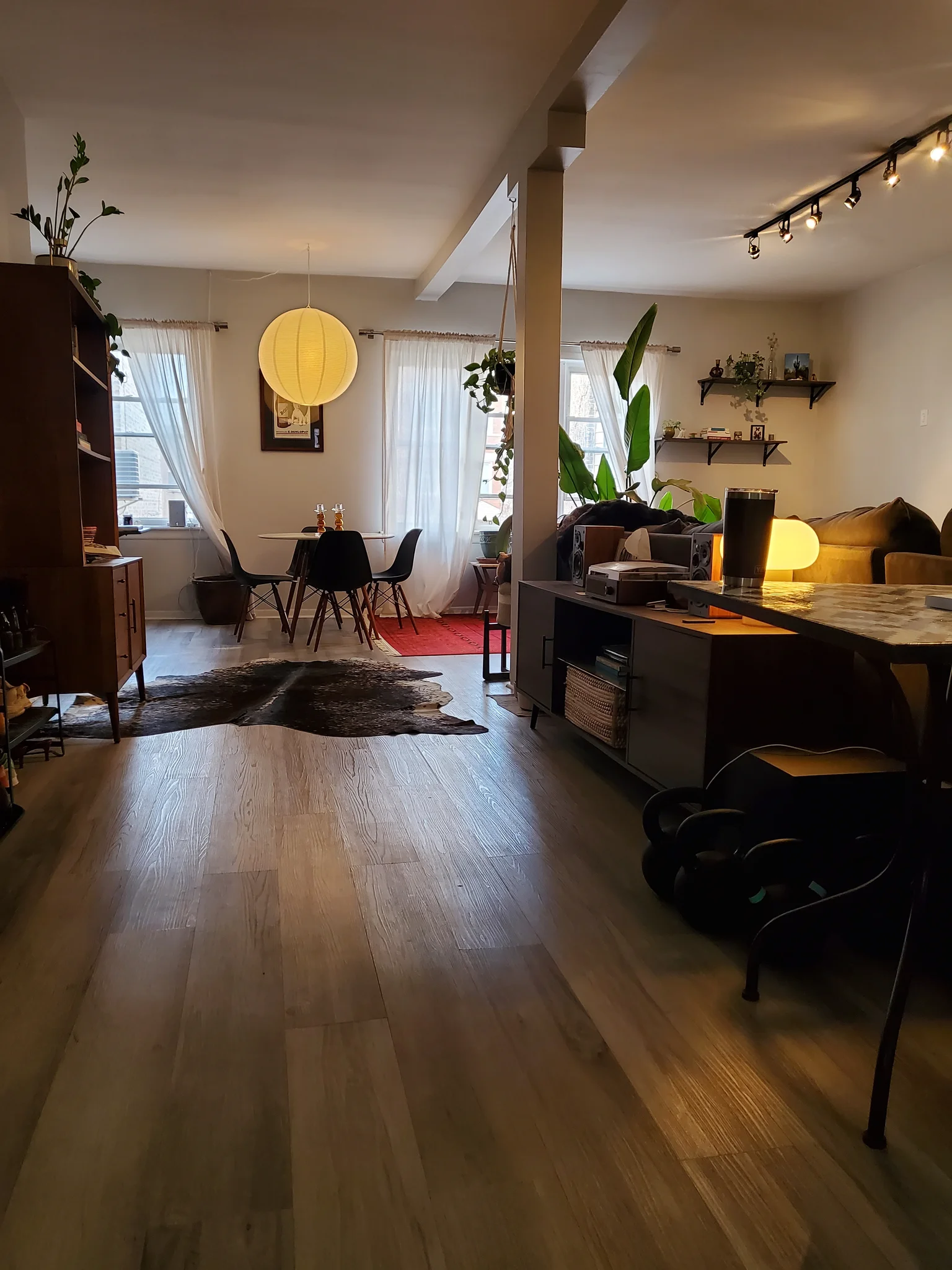 Chicago Apartment: 2509 W. Augusta Blvd.