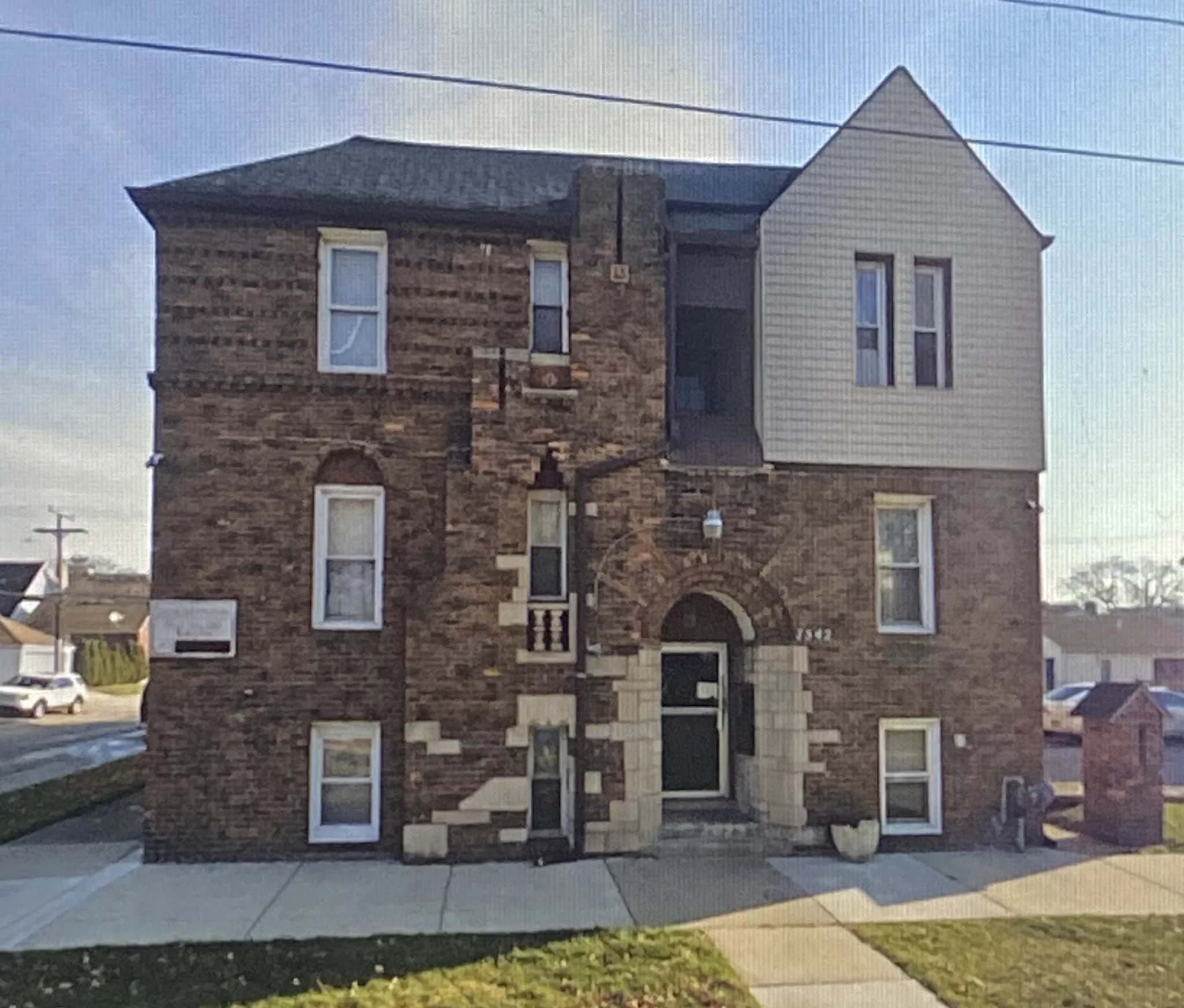 Dearborn Apartment: 7542 manor