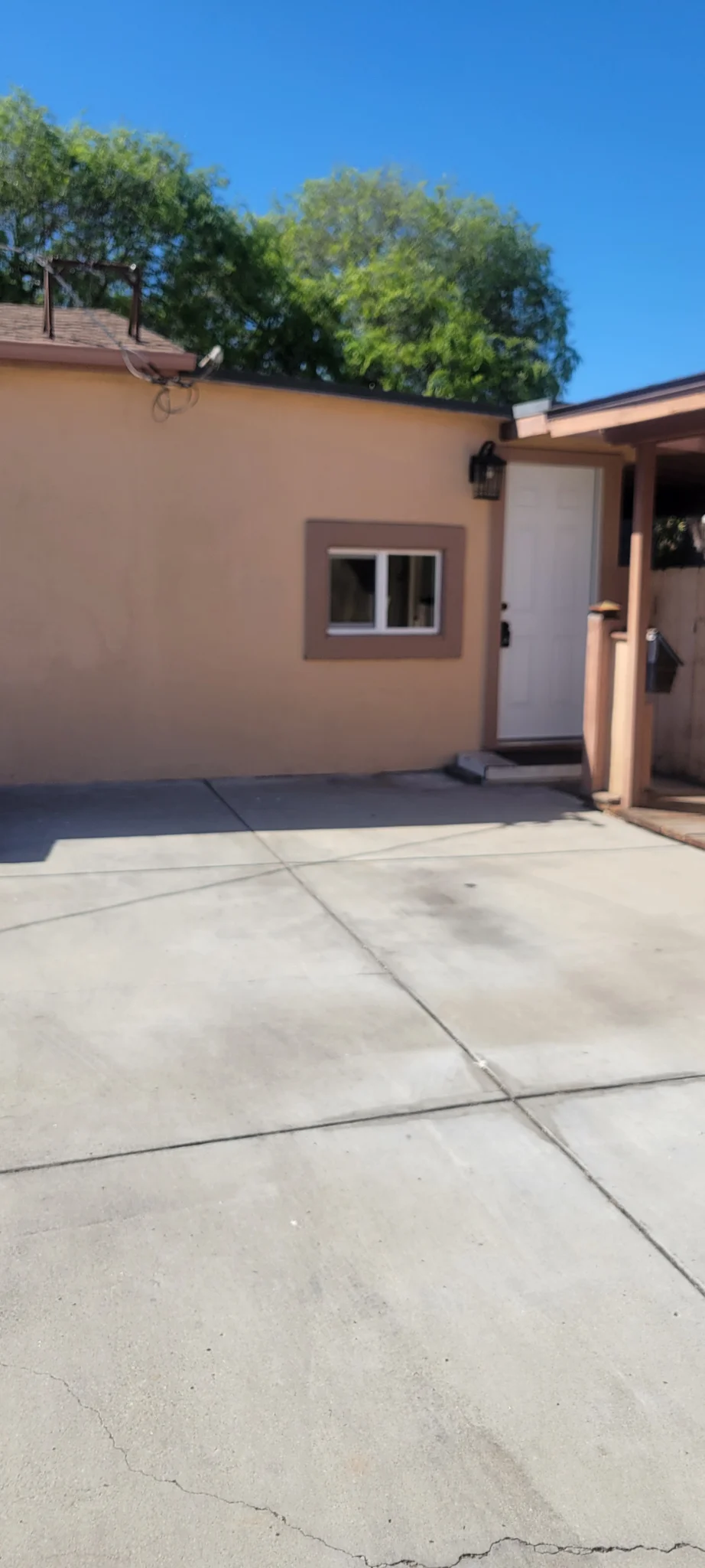 El Cajon House: 1430 Peach Avenue