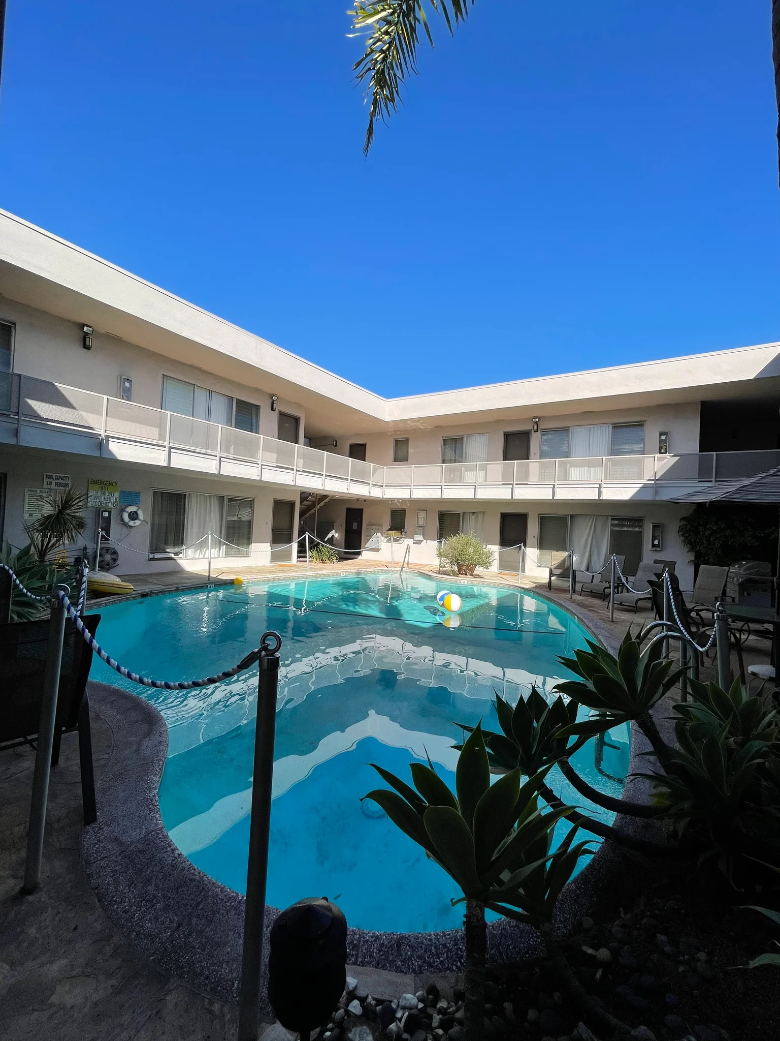 Los Angeles Apartment: 3200 Cheviot Vista Pl